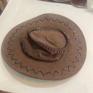 Brown hat cowboy style?